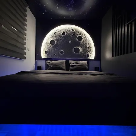 Predsjednicki Apartman, Djakuzi&lebdeci Krevet, Apollo 11 아파트 포드고리차