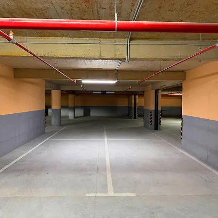 Predsjednicki Apartman, Djakuzi&lebdeci Krevet, Apollo 11 * Podgorica